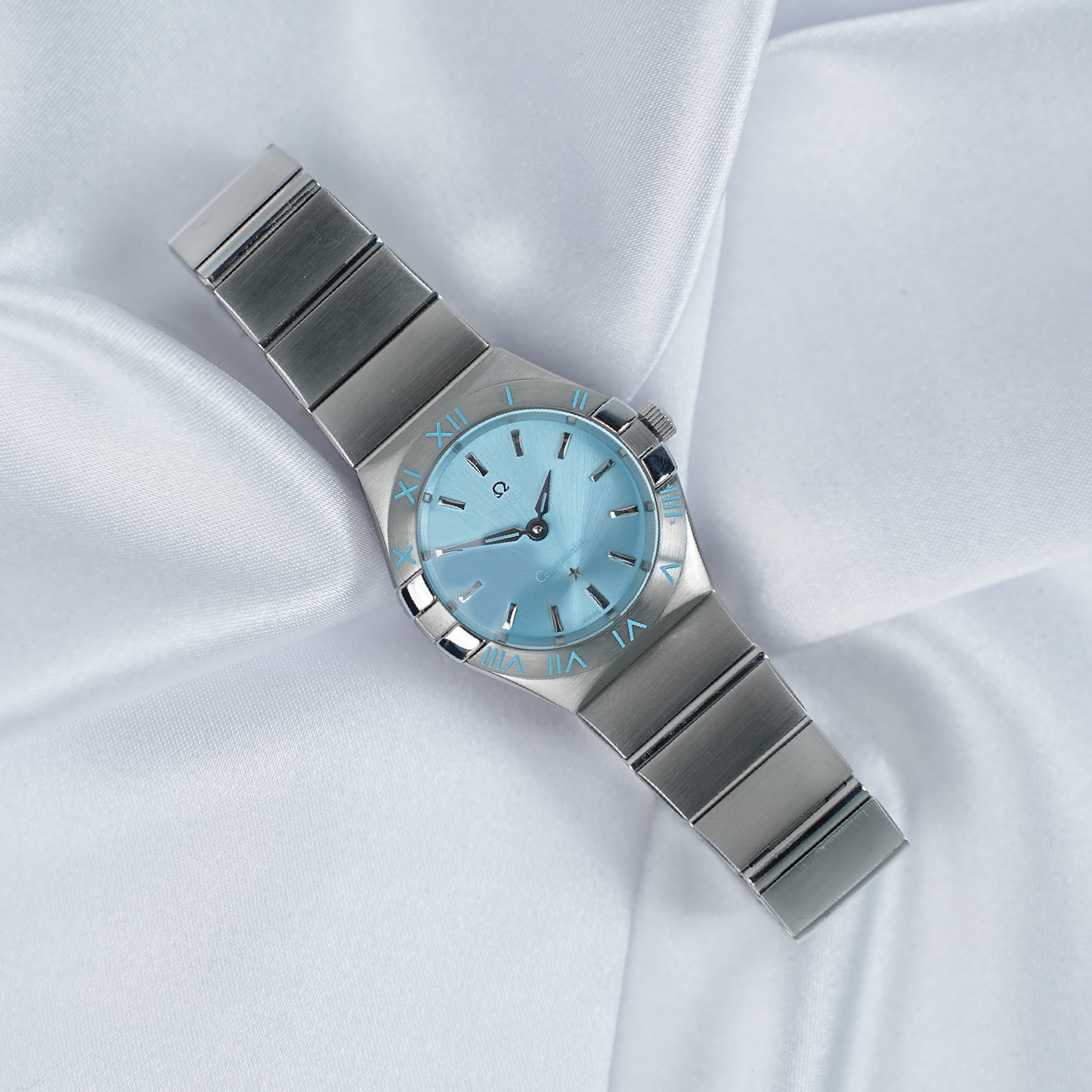 صفحه سفید ،بند طلایی نقره ای